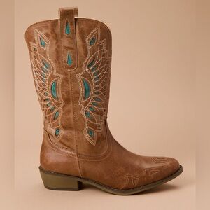 BT6 new coconuts cowgirl boots teal accent has been tried on no tags 7.5 7 1/2